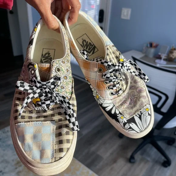 Vans - Picture 4 of 4